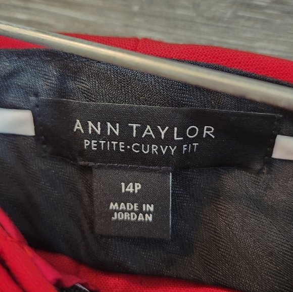 Ann Taylor petite curvy fit red wide leg dress pants - Picture 4 of 8